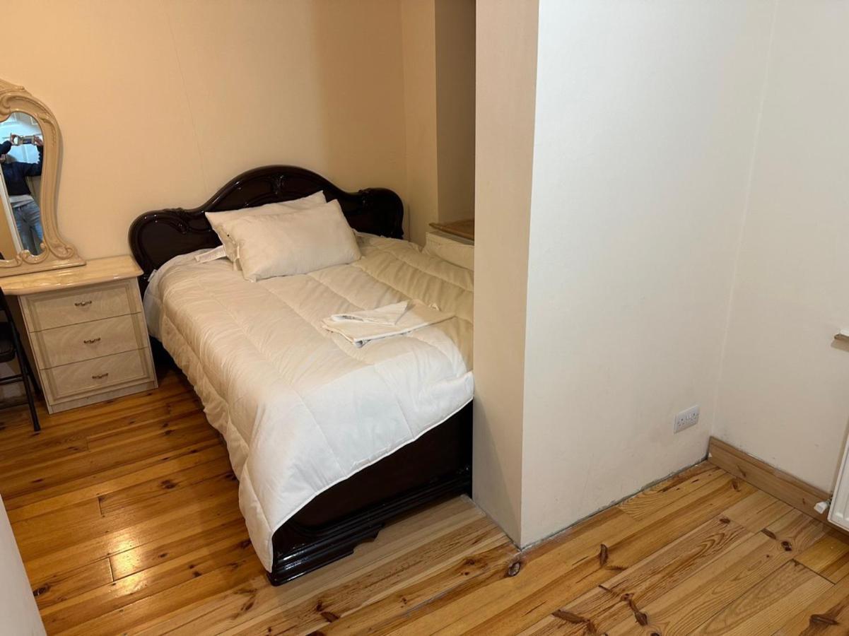 לונדון Tran Homestay מראה חיצוני תמונה